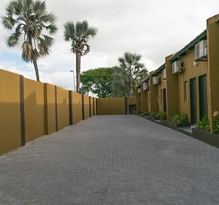 Ekamuti Town Lodge Oniihandi Luaran gambar