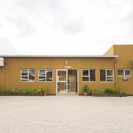 Ekamuti Town Lodge Oniihandi Luaran gambar