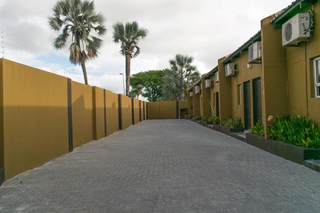 Ekamuti Town Lodge Oniihandi Luaran gambar